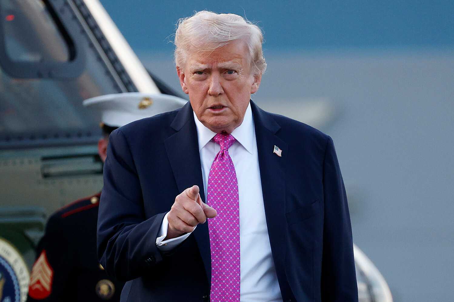 Trump znova kritičen do športnika zaradi ravnanja med himno