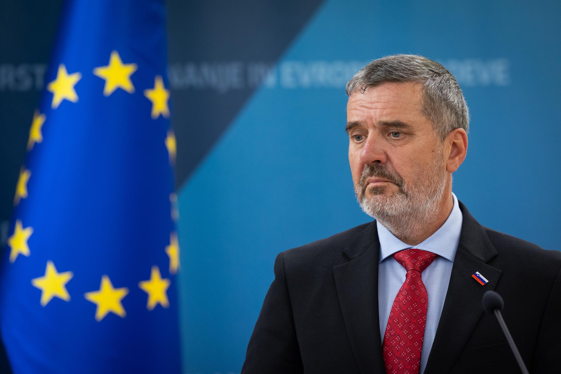 SD, Svoboda in Levica z interpelacijo proti Kajzerju