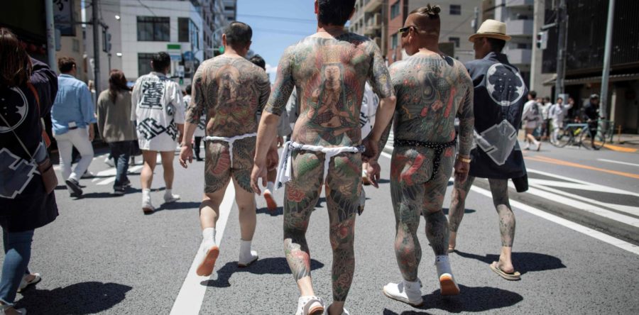 Jakuze se poslavljajo