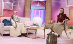 Na TV3 se vrača Jasmina Kandorfer z oddajo Klepet ob kavi