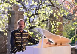 Gianni z godalnim kvartetom prihaja v Piran