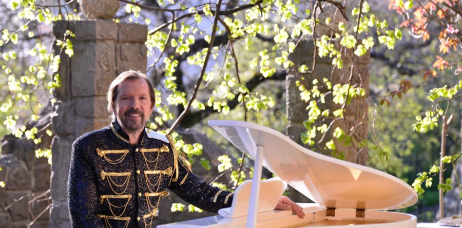 Gianni z godalnim kvartetom prihaja v Piran